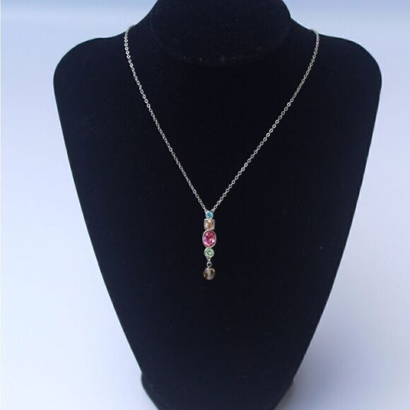 Swarovski Crystal Pendant Necklace. - Picture 2 of 7